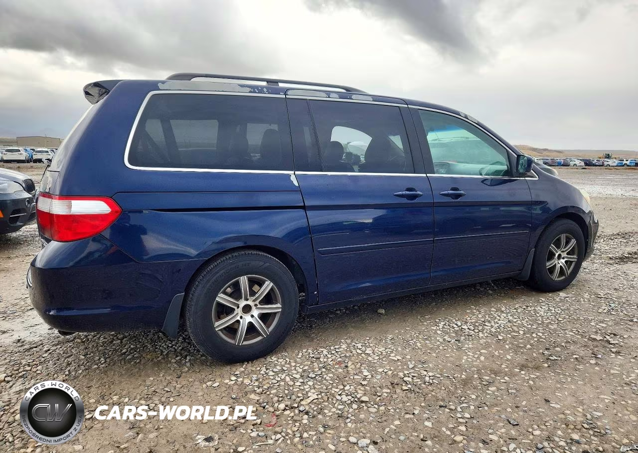 2005 Honda Odyssey Touring VIN:5FNRL38815B002181 - 3