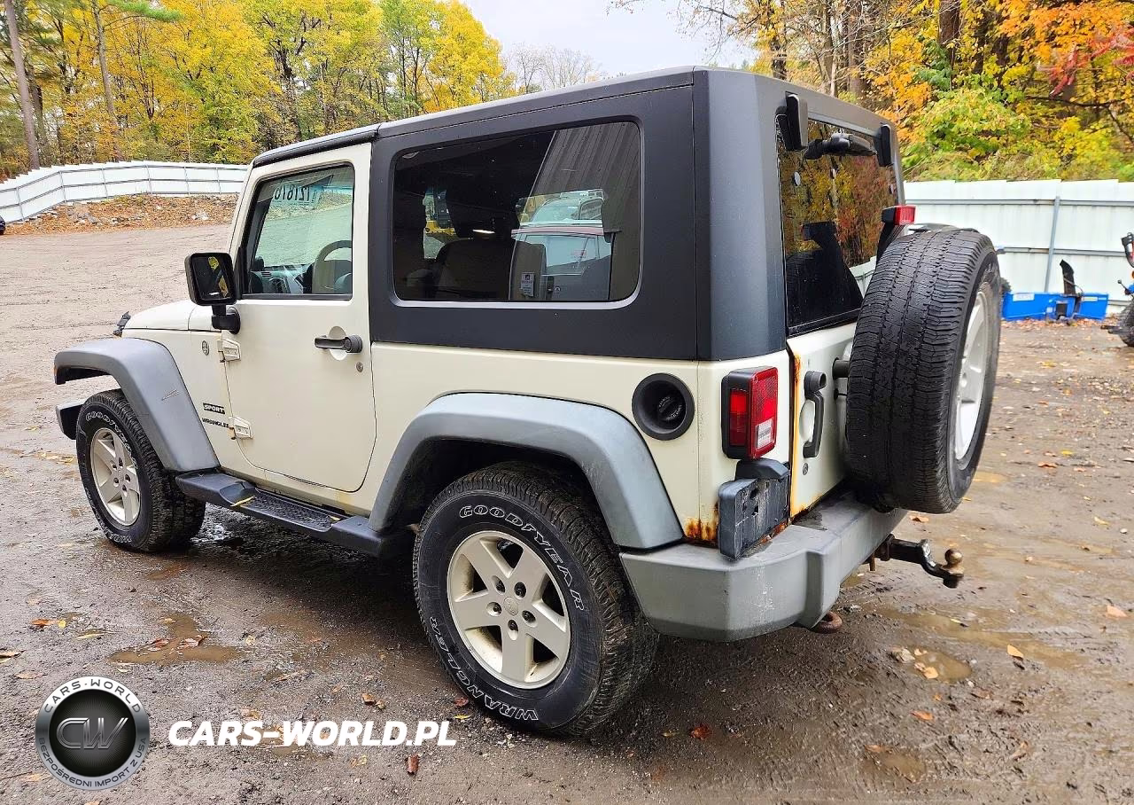 2010 Jeep Wrangler Sport VIN:1J4AA2D15AL116661 - 2