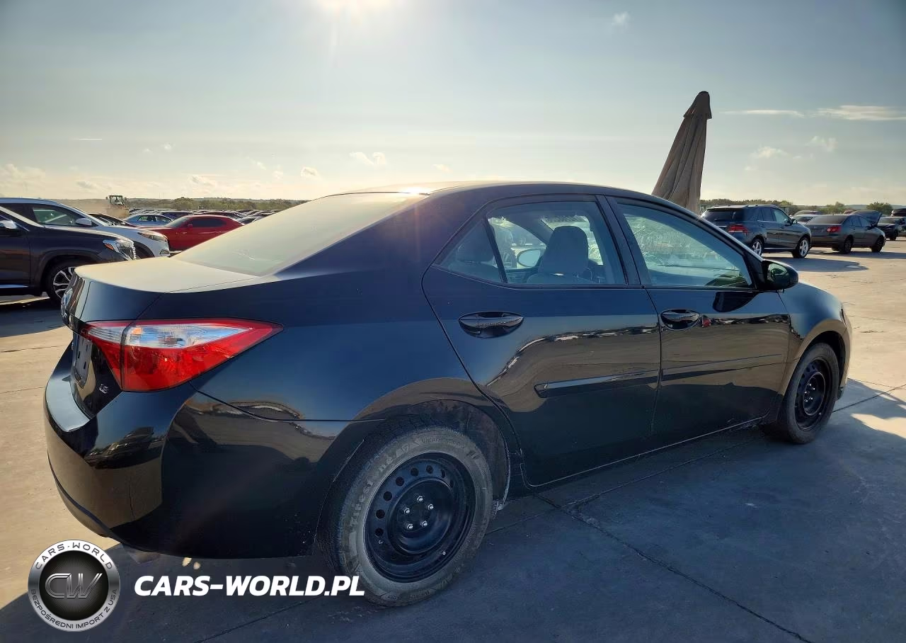 2015 Toyota Corolla Le VIN:5YFBURHE8FP280511 - 3