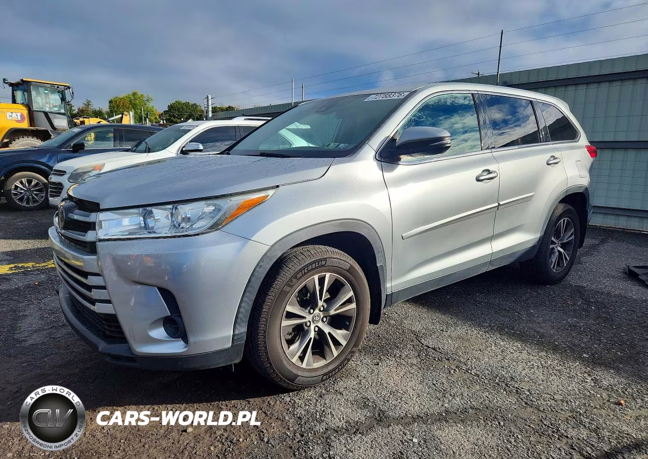2019 Toyota Highlander Le – zdjęcie 1 z 13