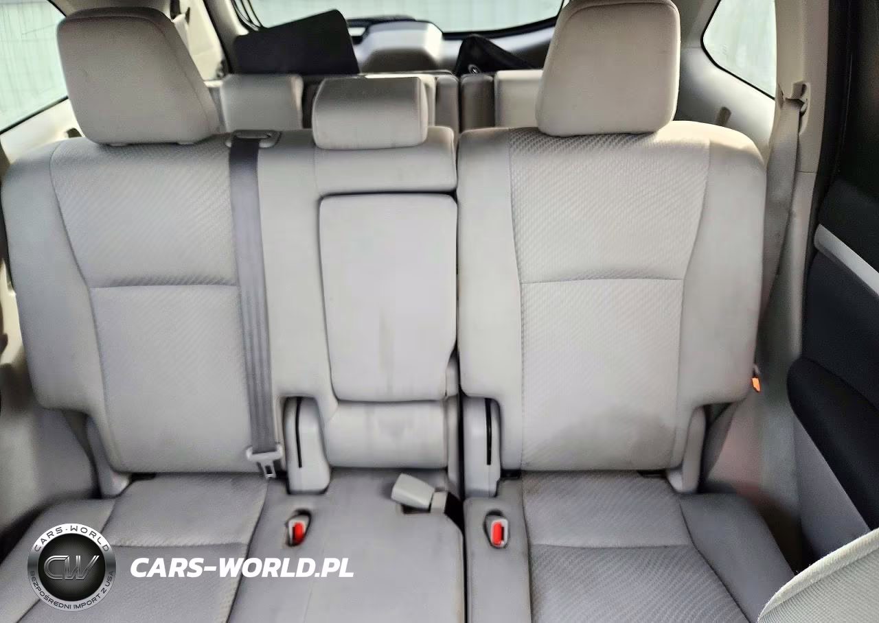 2019 Toyota Highlander Le VIN:5TDBZRFH2KS974529 - 10