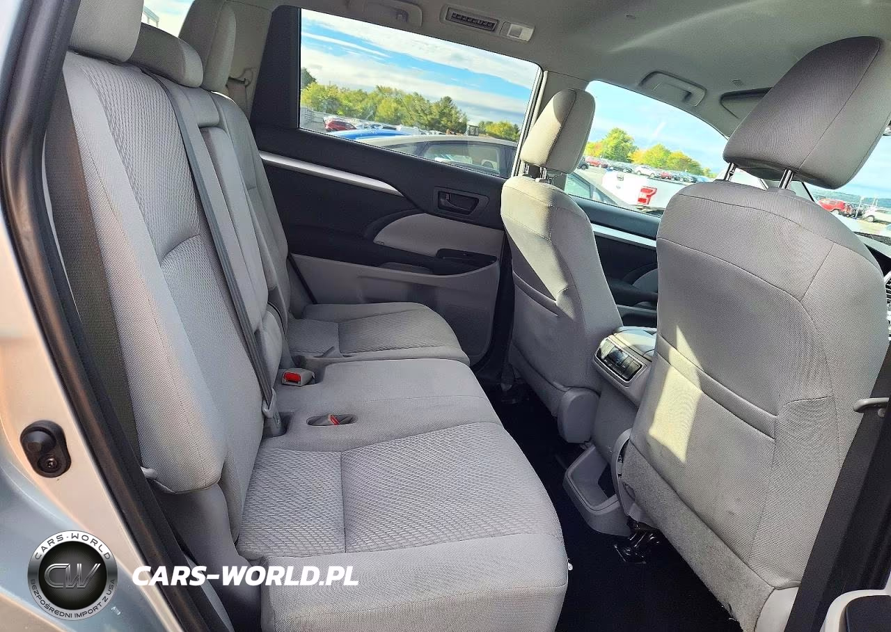2019 Toyota Highlander Le VIN:5TDBZRFH2KS974529 - 11