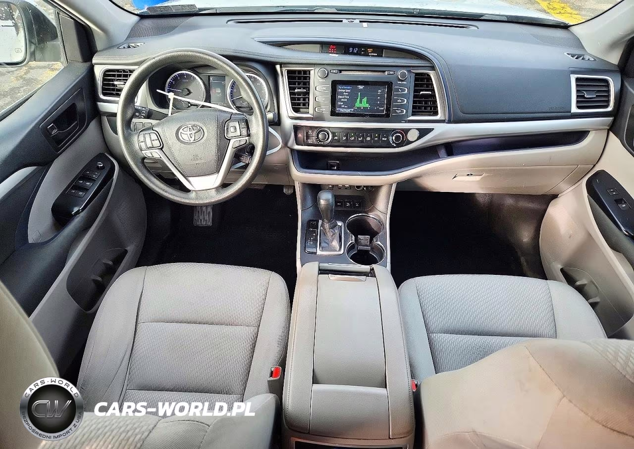 2019 Toyota Highlander Le VIN:5TDBZRFH2KS974529 - 8