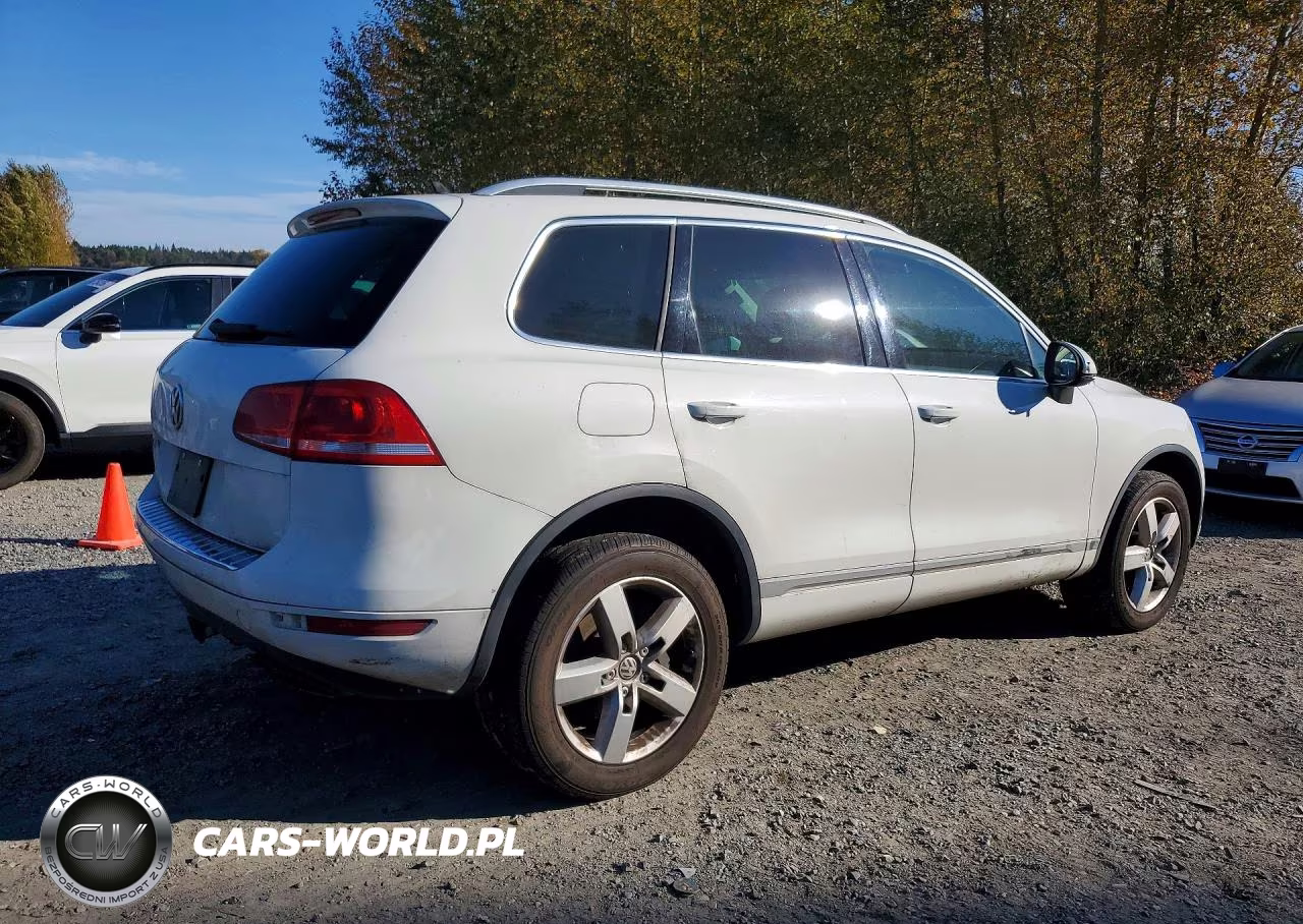 2014 Volkswagen Touareg V6 Tdi VIN:WVGEP9BP0ED010281 - 3
