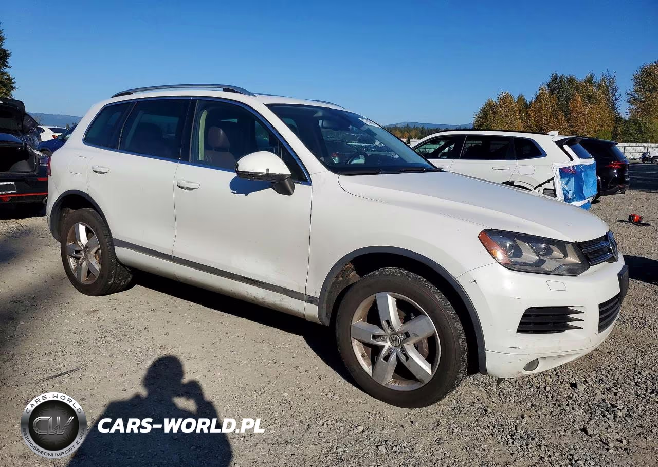 2014 Volkswagen Touareg V6 Tdi VIN:WVGEP9BP0ED010281 - 4
