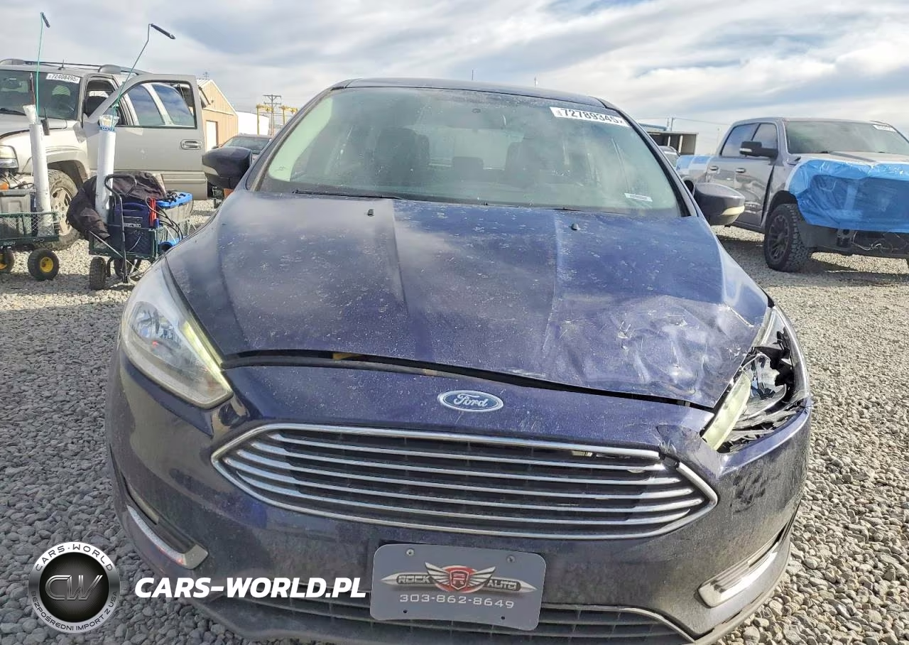 2016 Ford Focus Titanium VIN:1FADP3N25GL374420 - 5