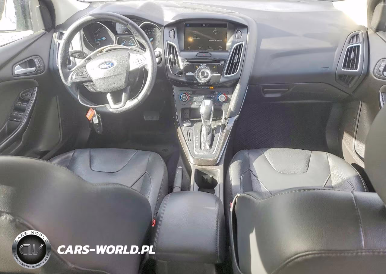 2016 Ford Focus Titanium VIN:1FADP3N25GL374420 - 8