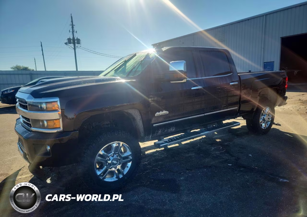 2018 Chevrolet Silverado K2500 High Country VIN:1GC1KXEYXJF121509 - 1