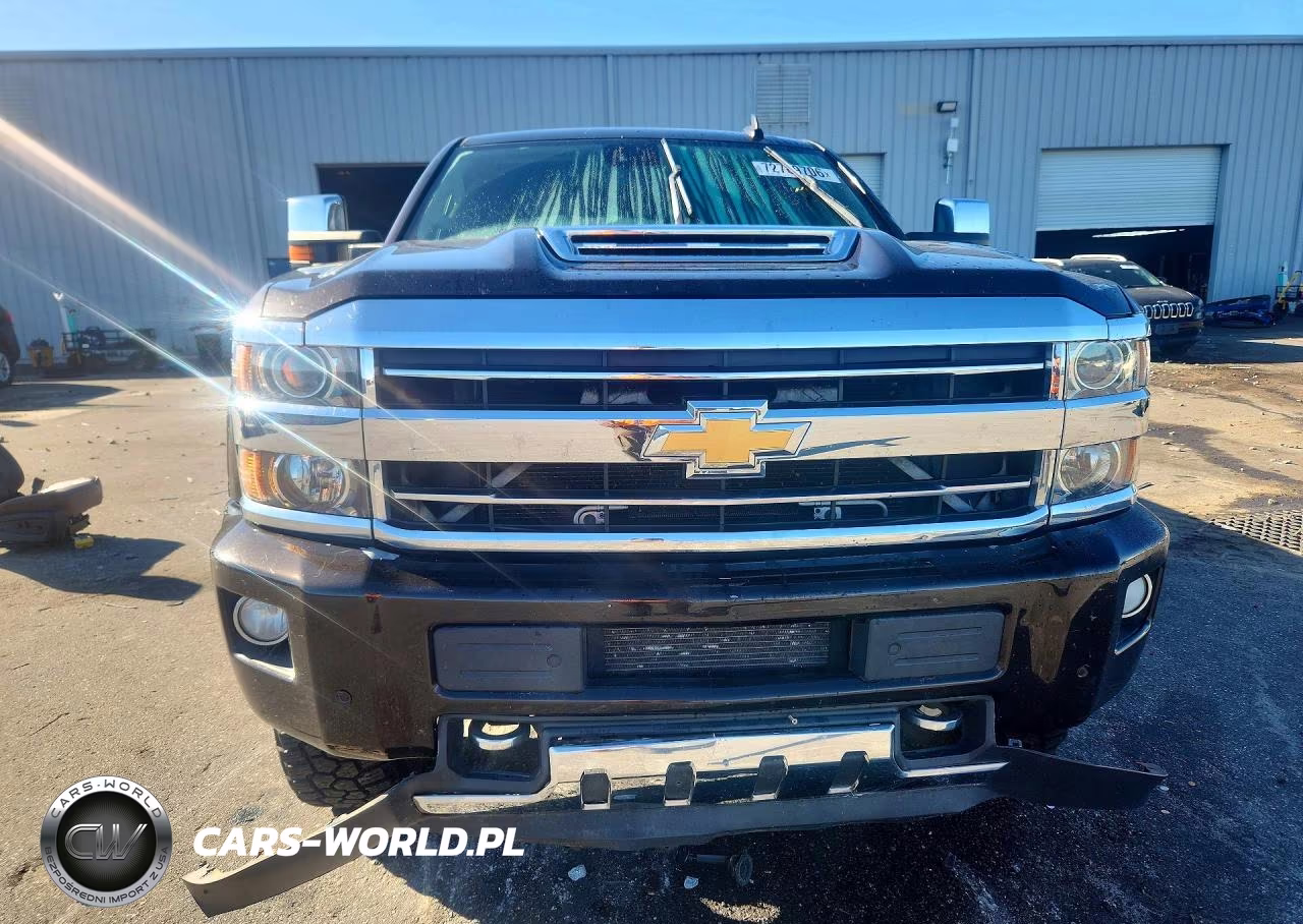 2018 Chevrolet Silverado K2500 High Country VIN:1GC1KXEYXJF121509 - 5