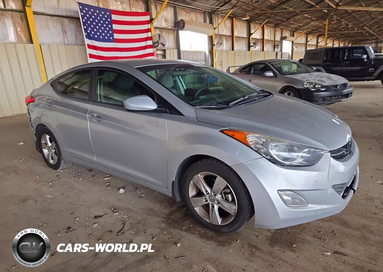 2013 Hyundai Elantra Gls VIN:5NPDH4AE3DH392699 - 4