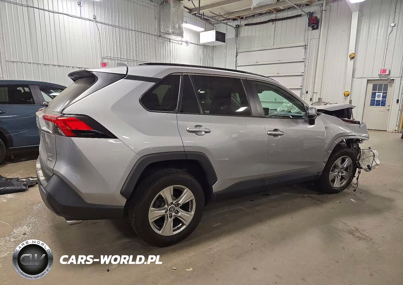 2021 Toyota Rav4 Xle VIN:2T3P1RFV6MC164455 - 3