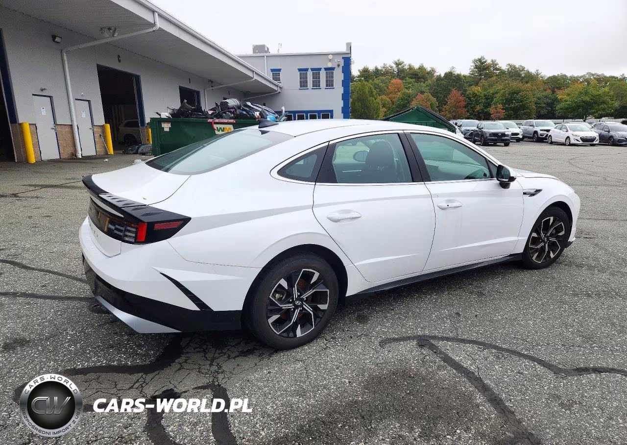 2025 Hyundai Sonata Sel VIN:KMHL64JA0SA468054 - 3
