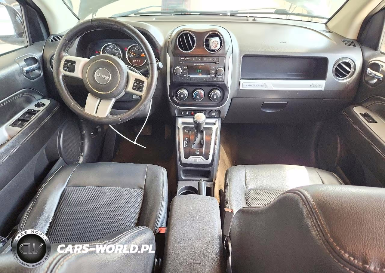 2016 Jeep Compass Latitude VIN:1C4NJCEA0GD788979 - 8