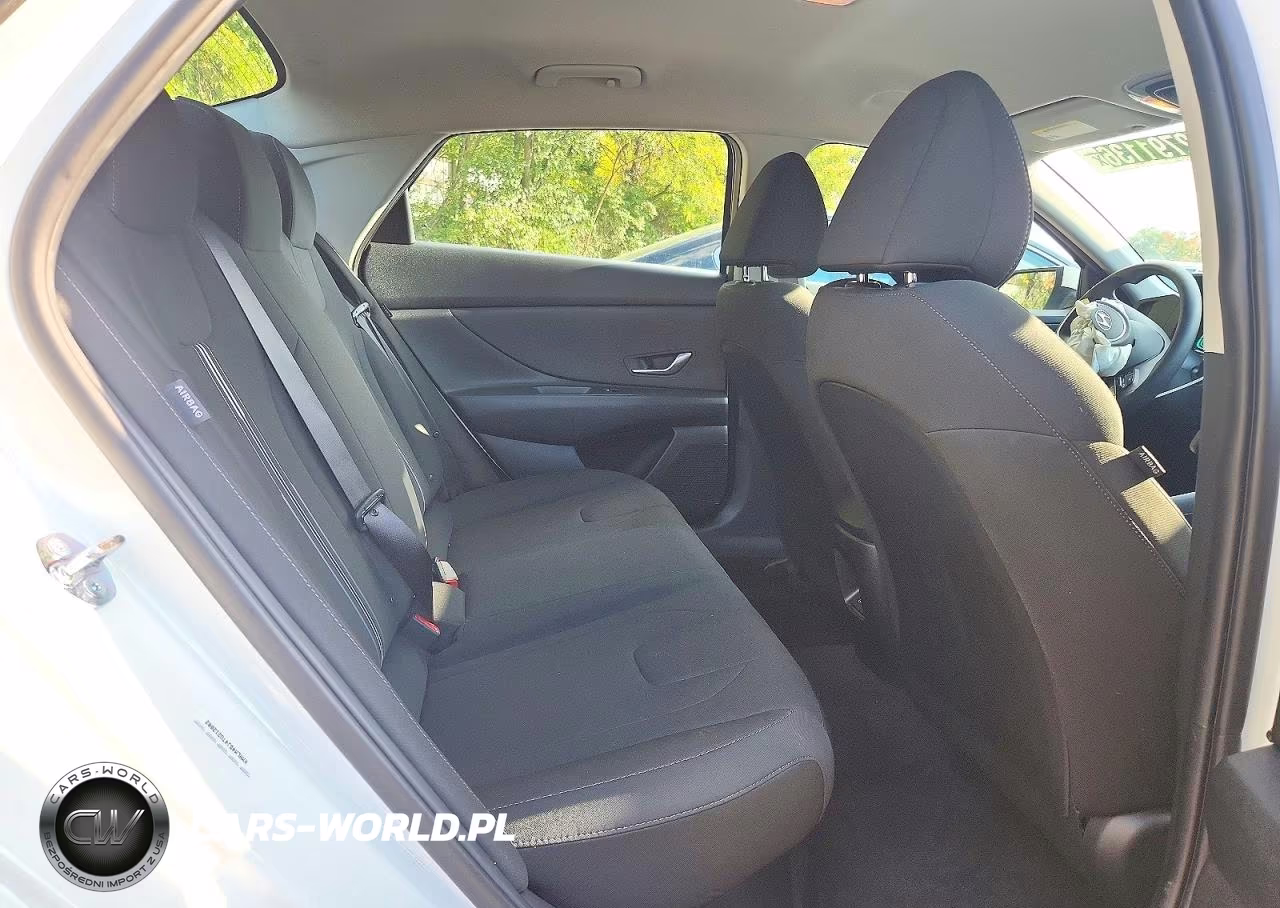 2026 Hyundai Elantra Hybrid Blue VIN:KMHLM4DJ4TU212002 - 10