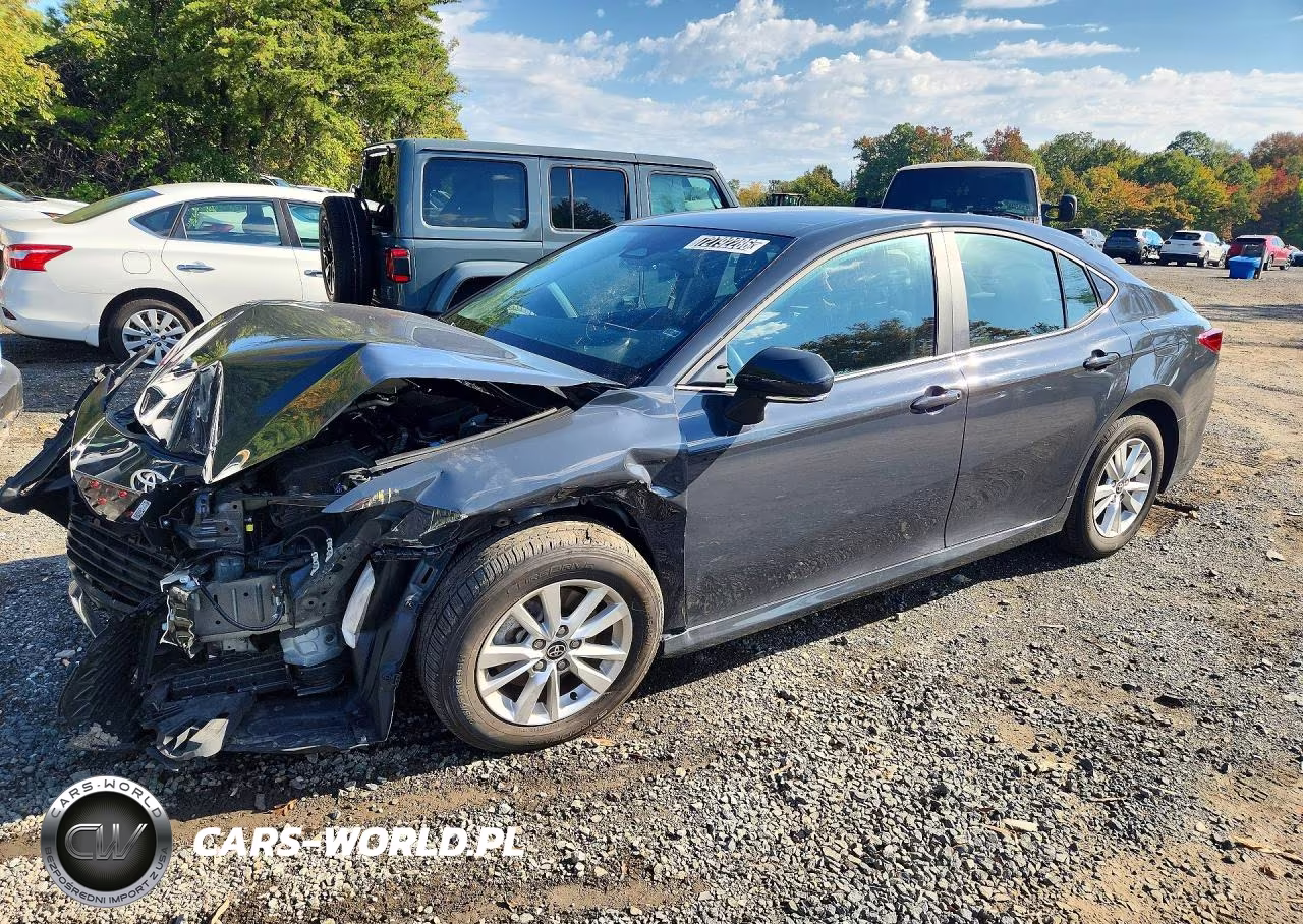 2025 Toyota Camry Le – zdjęcie 1 z 12