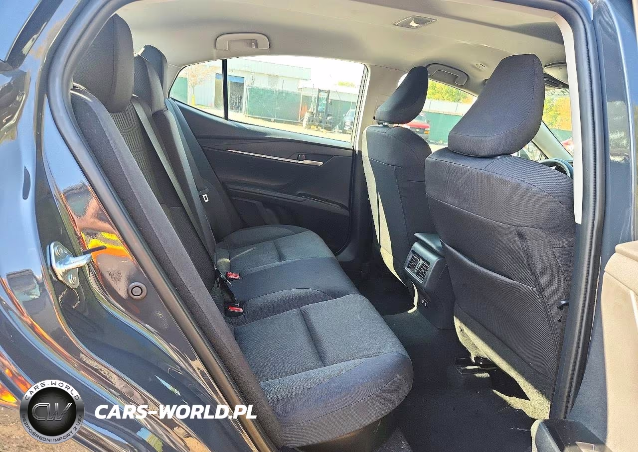 2025 Toyota Camry Le VIN:4T1DAACK0SU138579 - 10