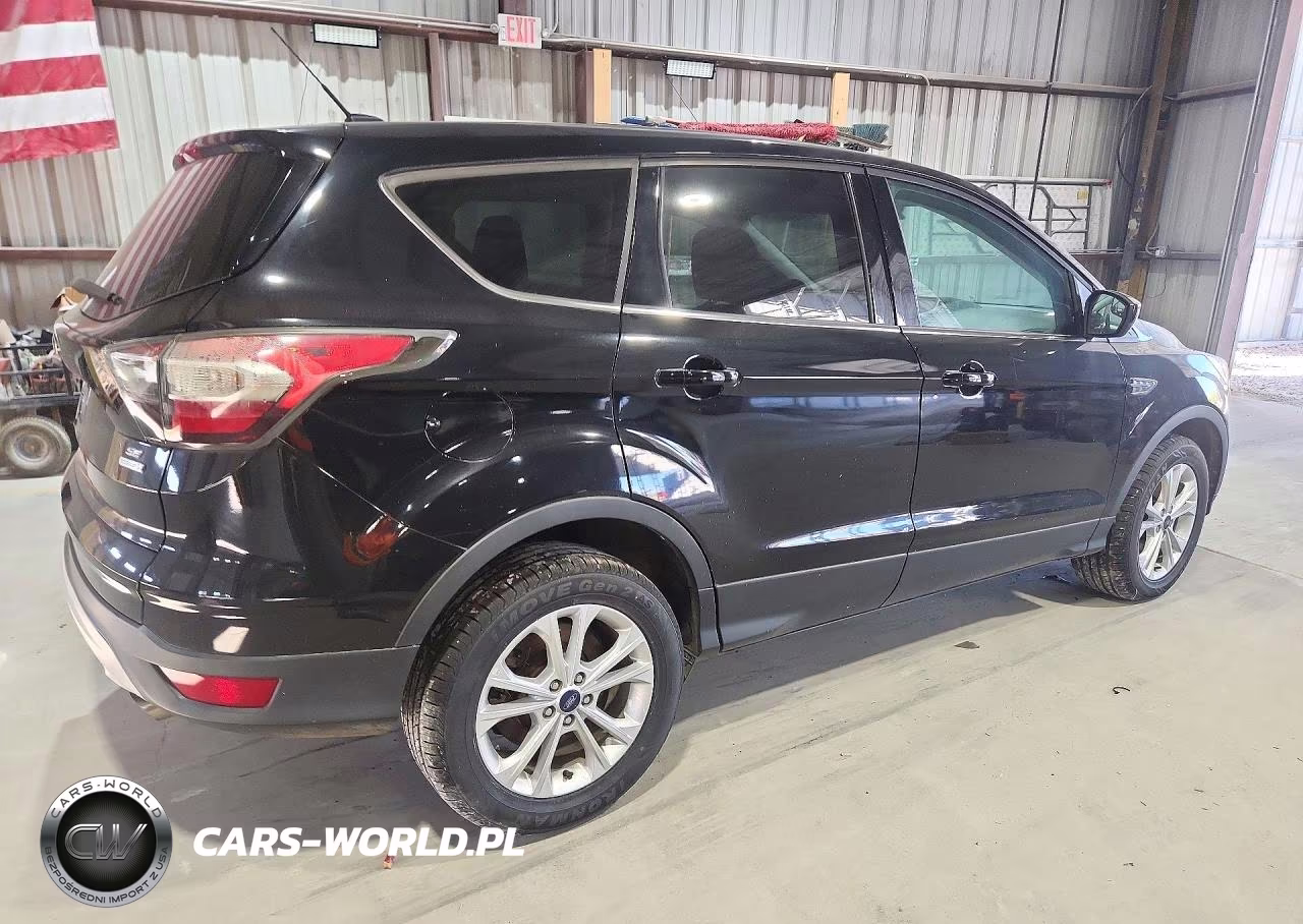 2017 Ford Escape Se VIN:1FMCU0GD1HUB28628 - 3