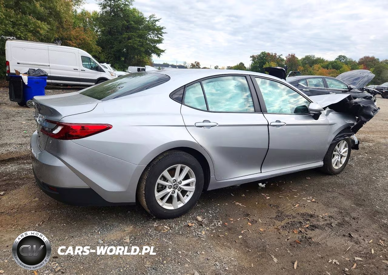 2025 Toyota Camry Le VIN:4T1DAACK3SU014421 - 3