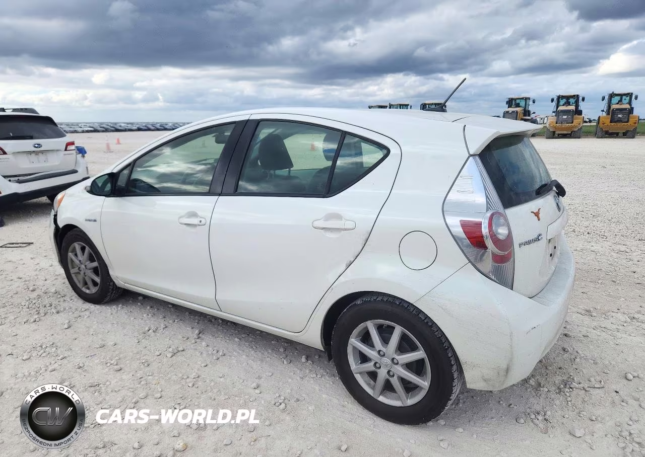 2014 Toyota Prius C Four VIN:JTDKDTB35E1561916 - 2