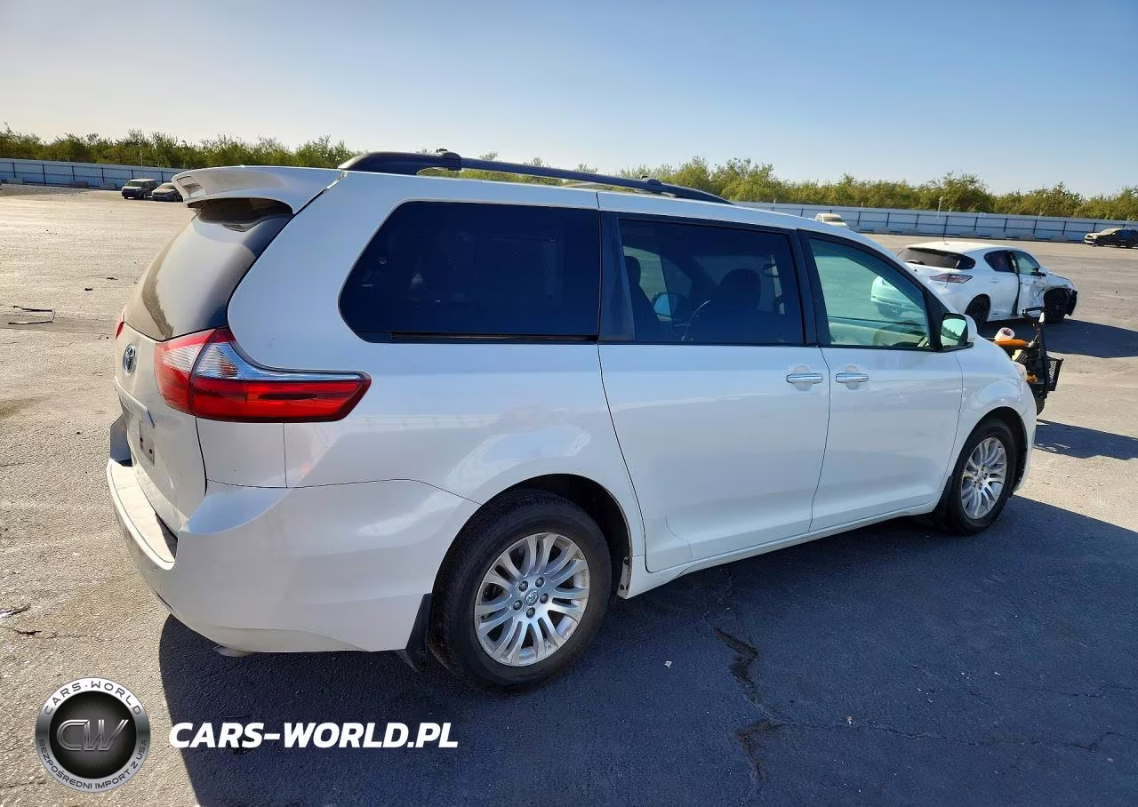 2017 Toyota Sienna Xle 8-Passenger VIN:5TDYZ3DC3HS873247 - 3