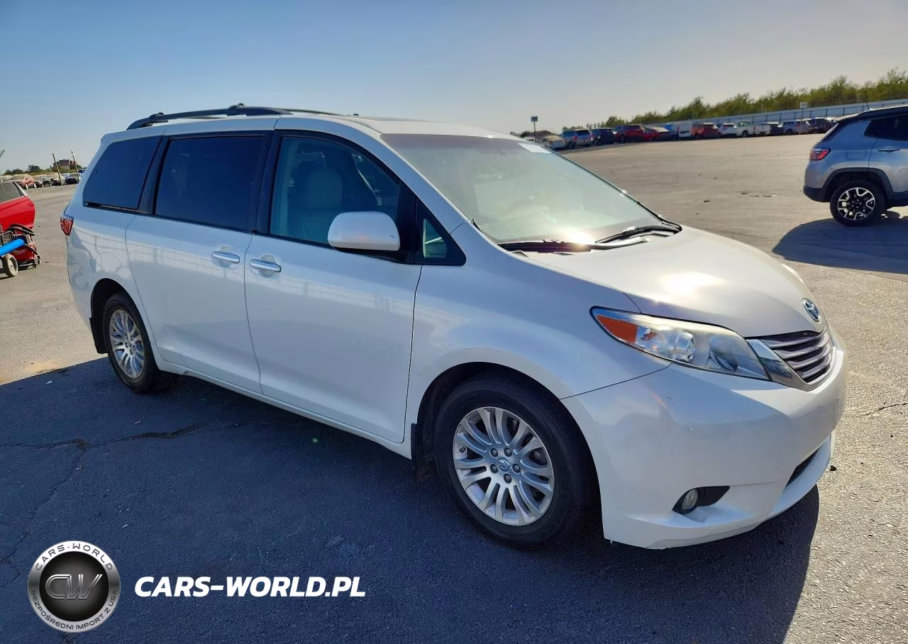 2017 Toyota Sienna Xle 8-Passenger VIN:5TDYZ3DC3HS873247 - 4