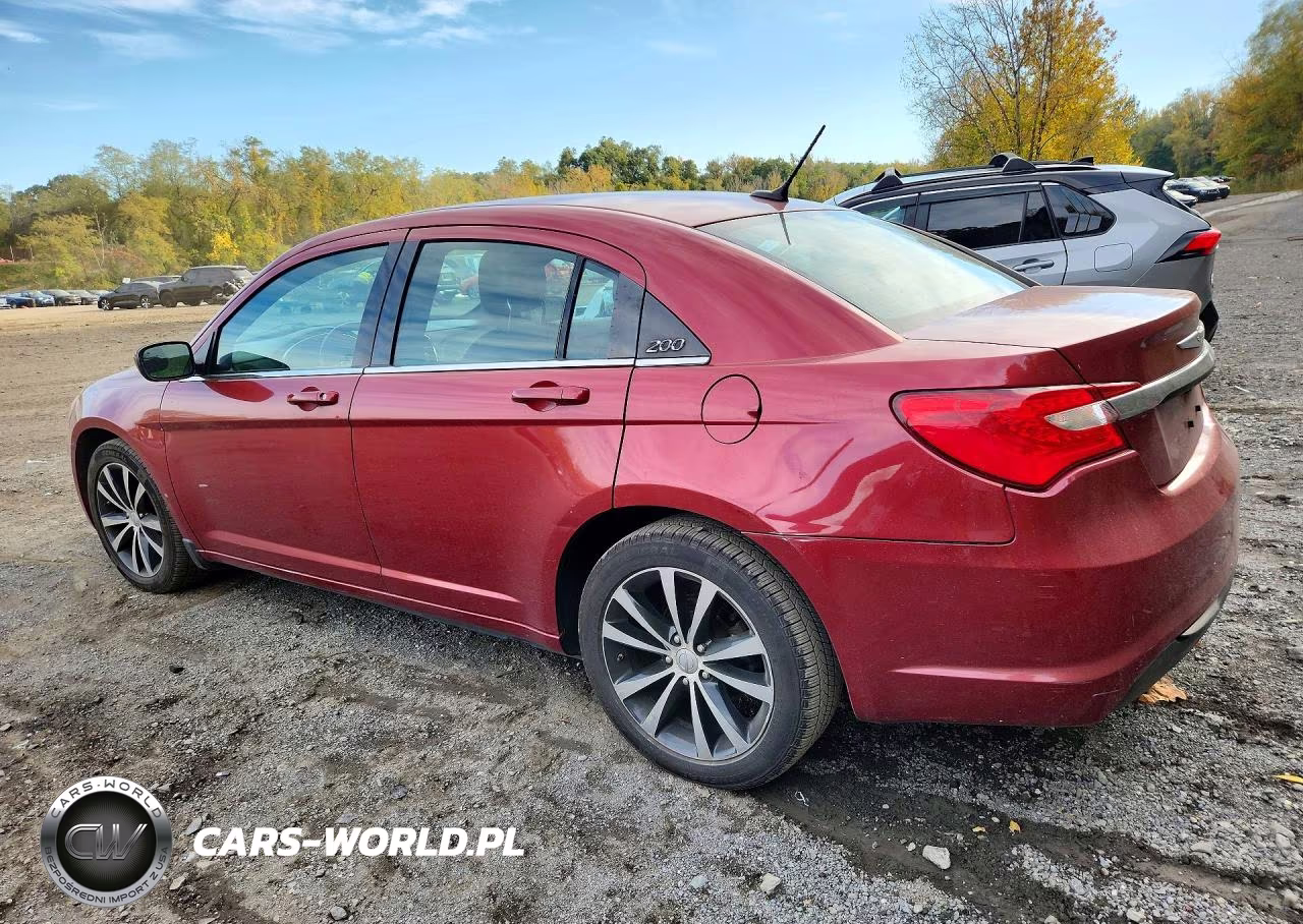 2013 Chrysler 200 Touring VIN:1C3CCBBG3DN715930 - 2