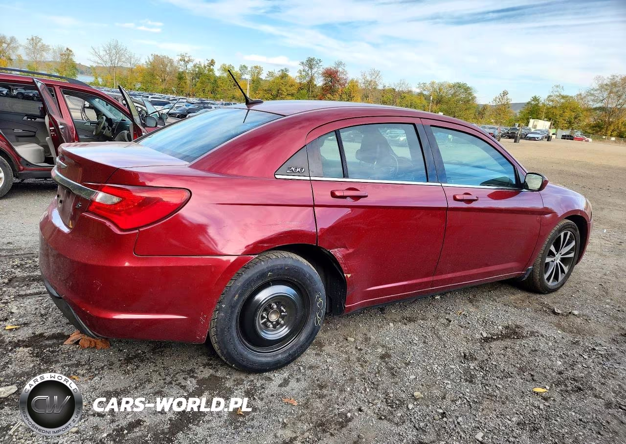 2013 Chrysler 200 Touring VIN:1C3CCBBG3DN715930 - 3