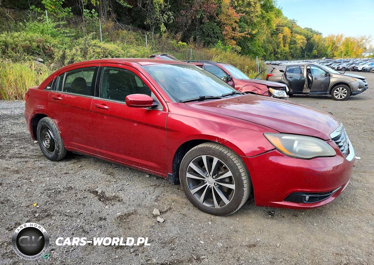 2013 Chrysler 200 Touring VIN:1C3CCBBG3DN715930 - 4