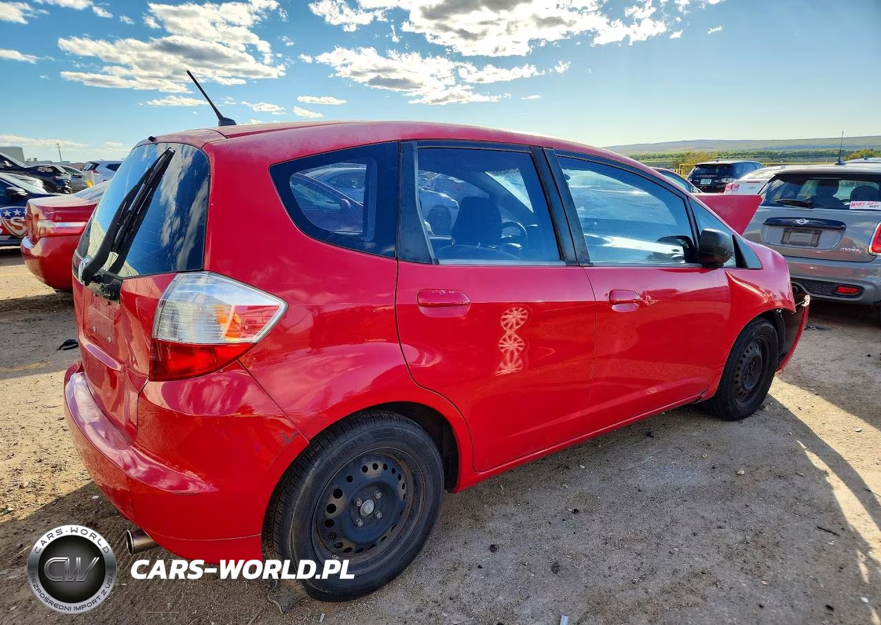2012 Honda Fit VIN:JHMGE8G36CS001692 - 3