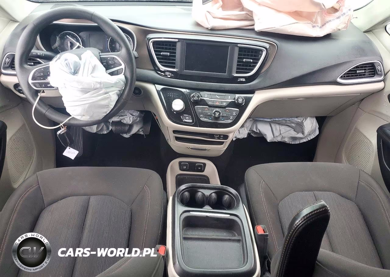 2018 Chrysler Pacifica Touring Plus VIN:2C4RC1FG9JR294062 - 8