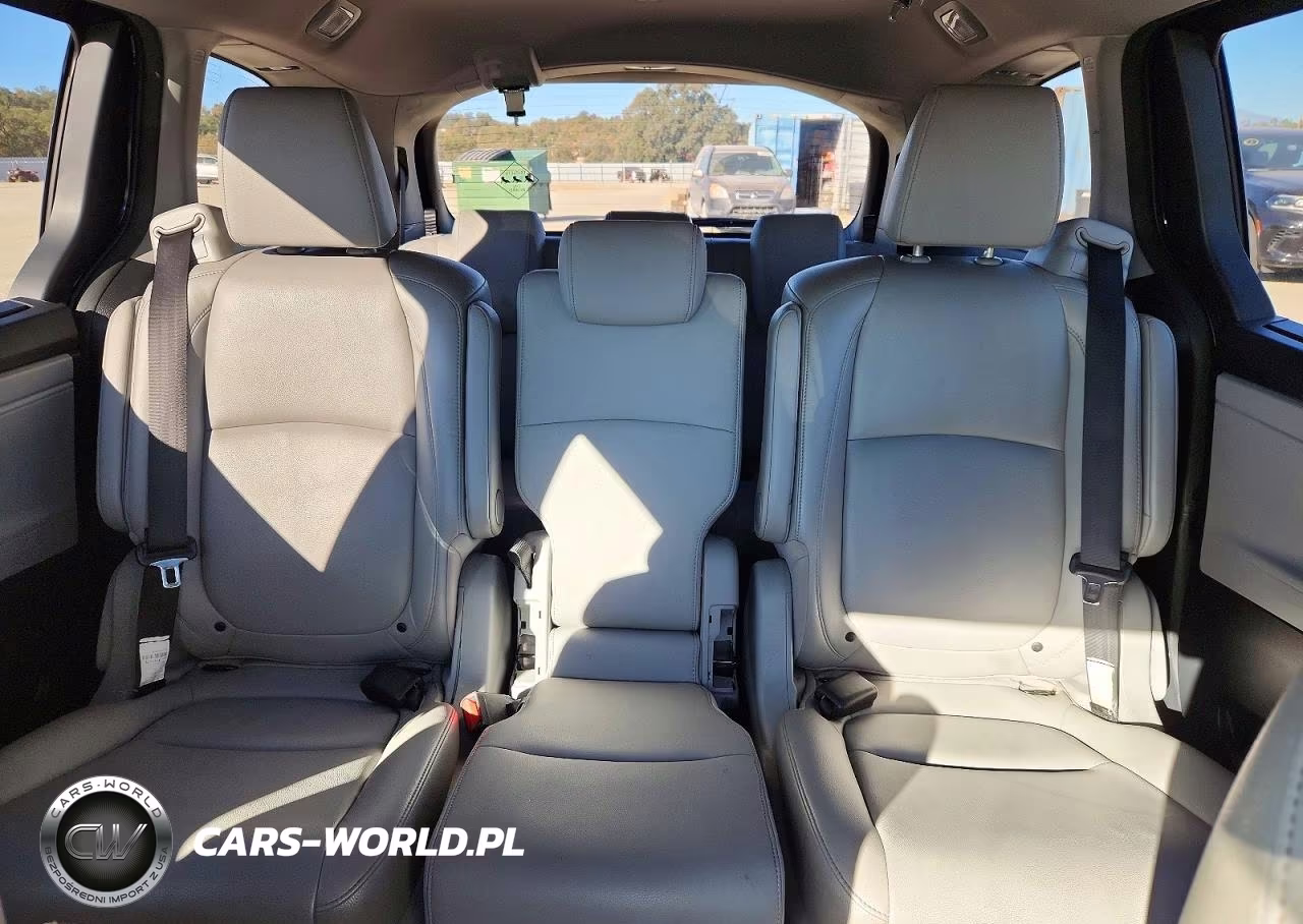 2019 Honda Odyssey Touring VIN:5FNRL6H85KB100658 - 10