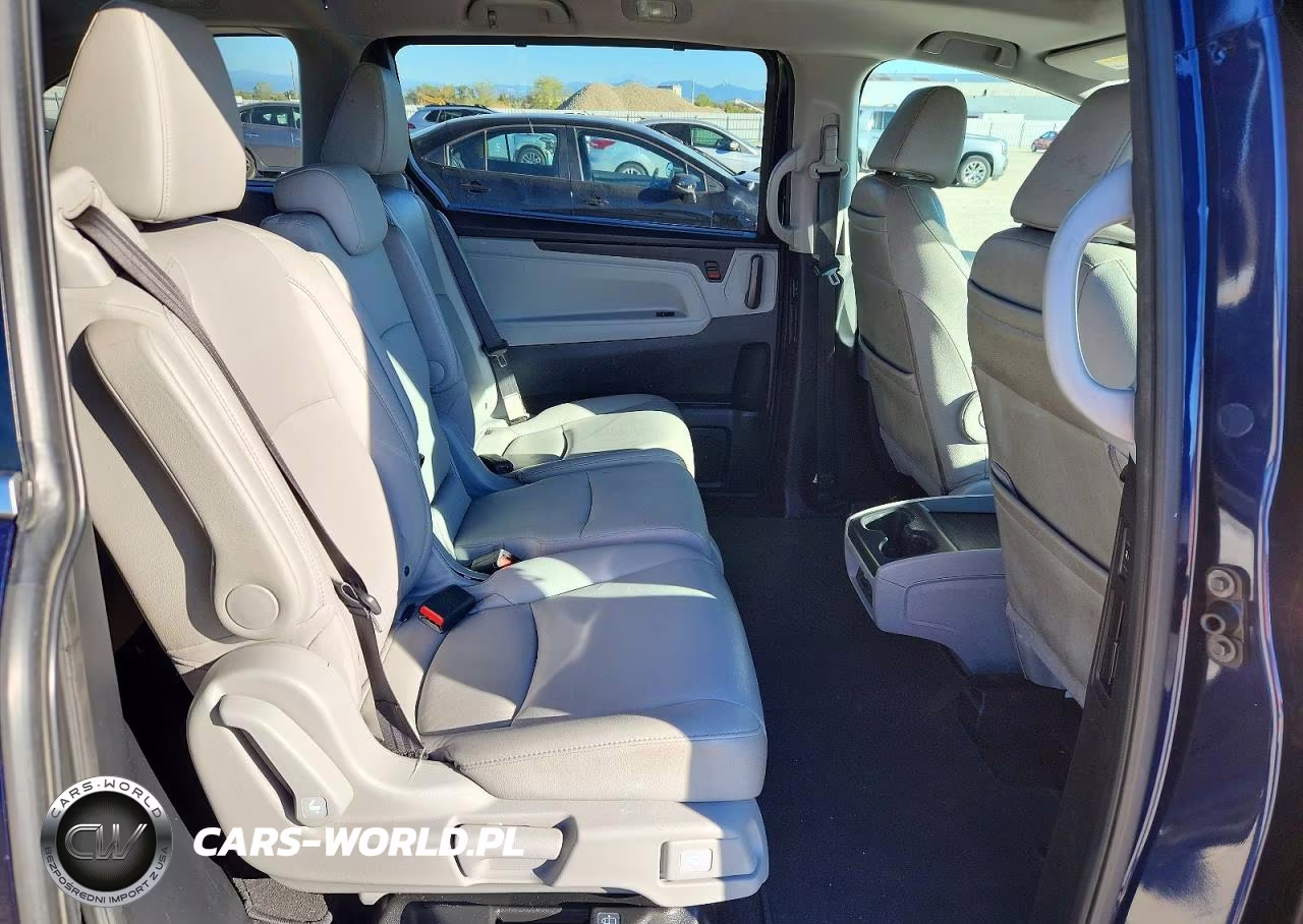 2019 Honda Odyssey Touring VIN:5FNRL6H85KB100658 - 11