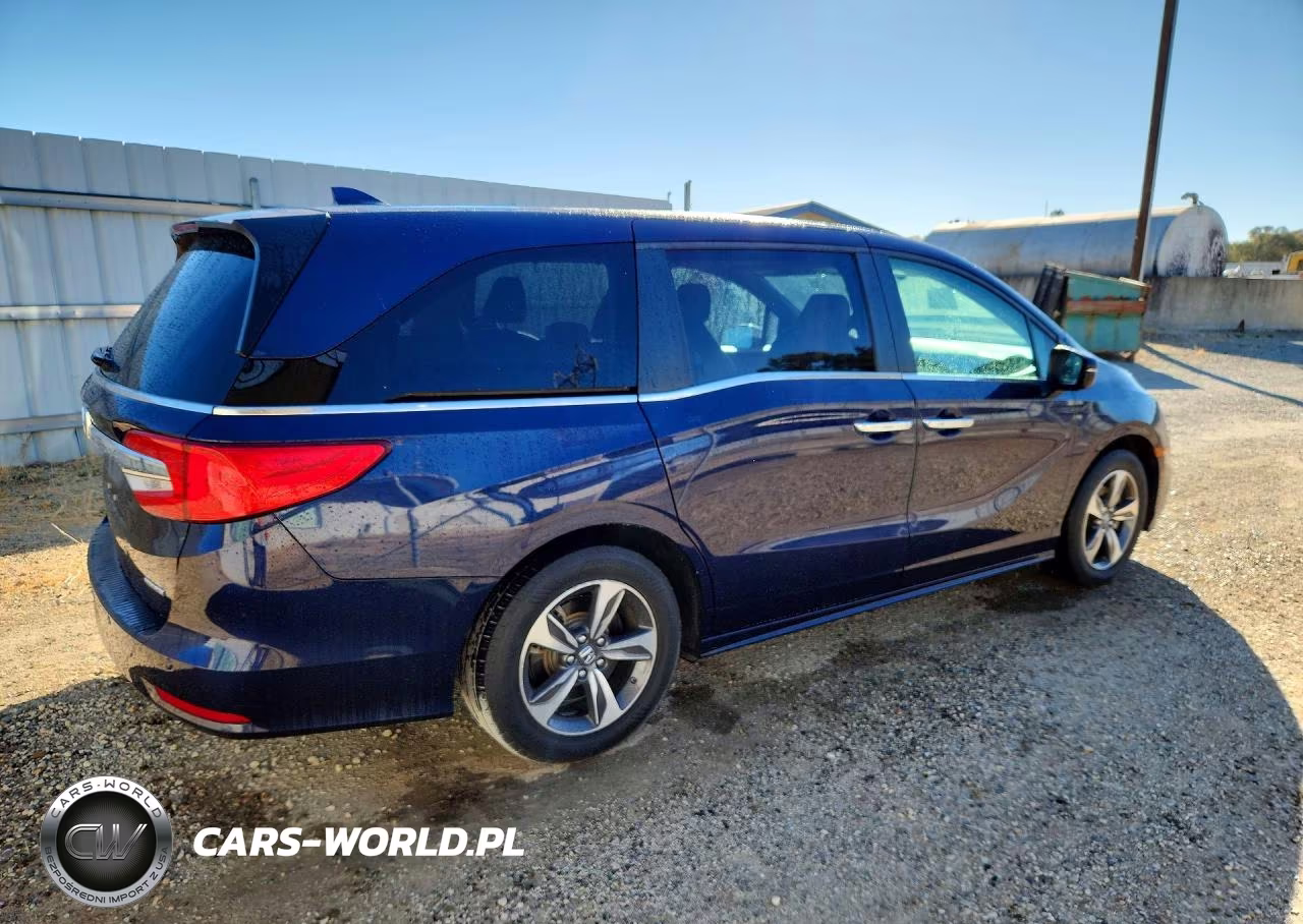 2019 Honda Odyssey Touring VIN:5FNRL6H85KB100658 - 3