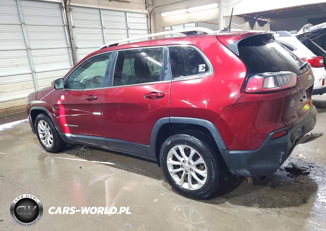 2019 Jeep Cherokee Latitude VIN:1C4PJLCB3KD160461 - 2