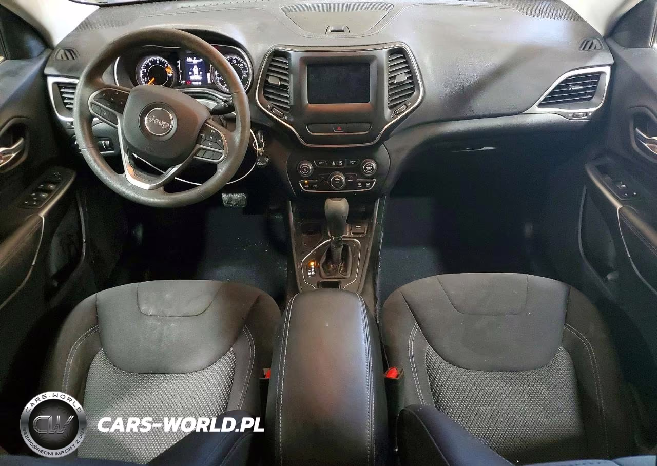 2019 Jeep Cherokee Latitude VIN:1C4PJLCB3KD160461 - 8