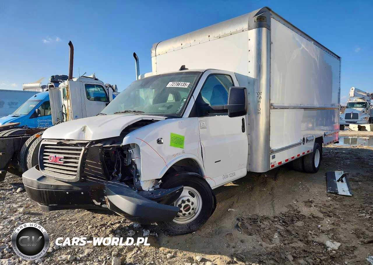 2022 GMC Savana Box Truck