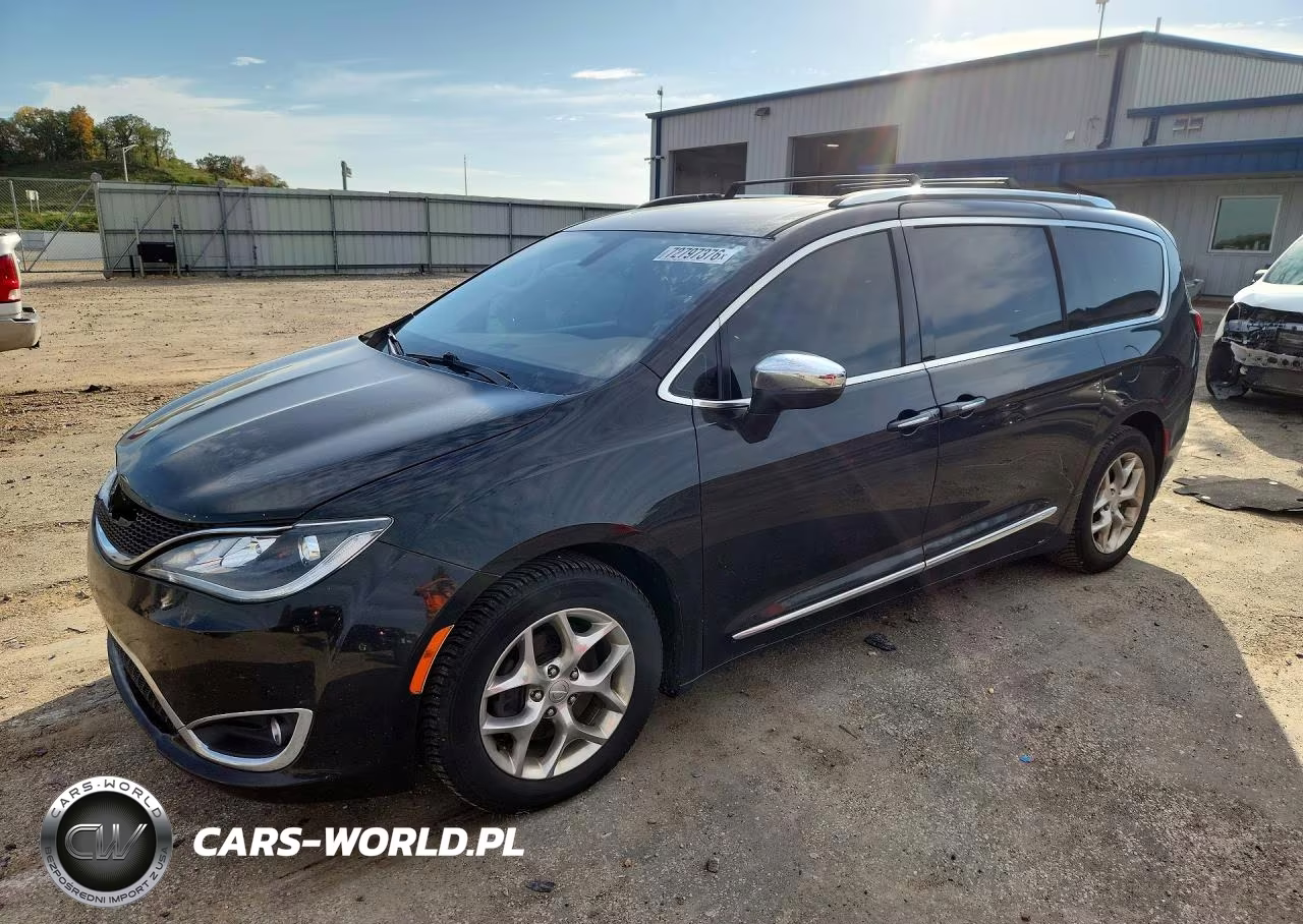 2017 Chrysler Pacifica Limited VIN:2C4RC1GG0HR735165 - 1