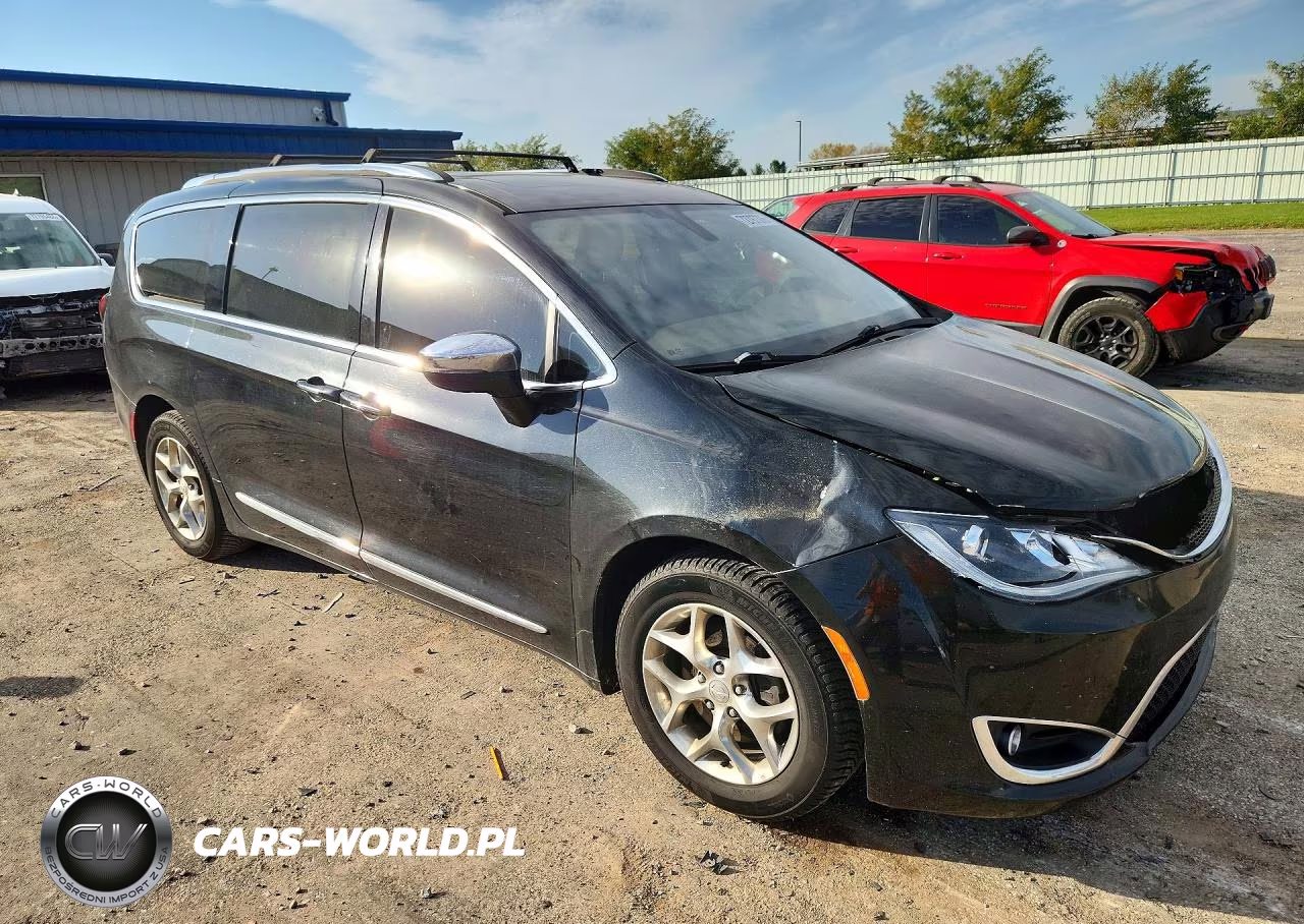 2017 Chrysler Pacifica Limited VIN:2C4RC1GG0HR735165 - 4