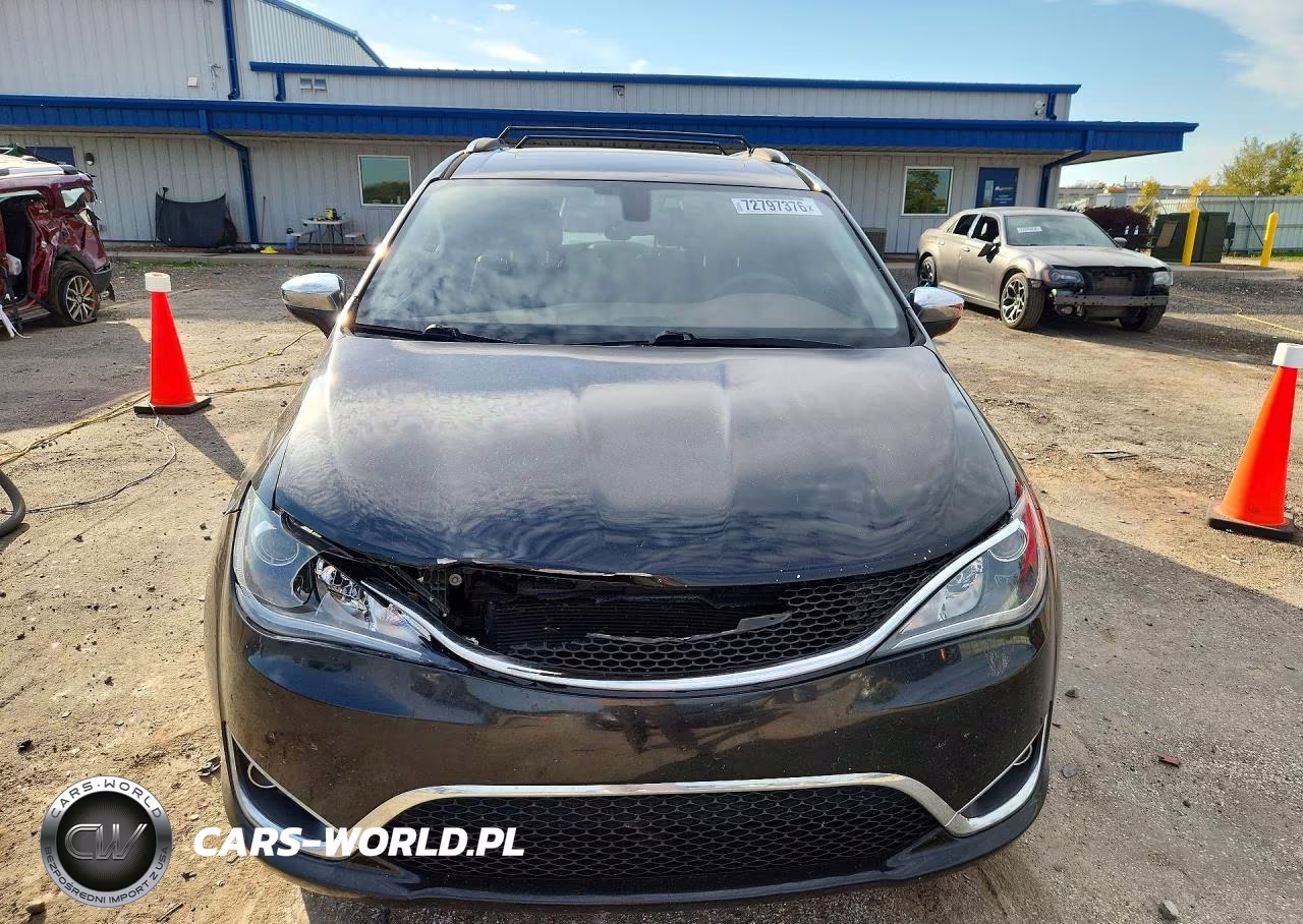 2017 Chrysler Pacifica Limited VIN:2C4RC1GG0HR735165 - 5