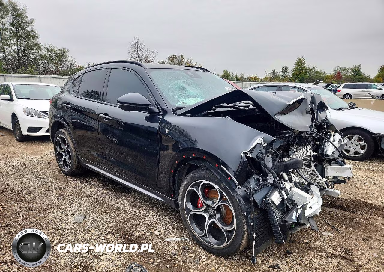 2023 Alfa Romeo Stelvio Ti VIN:ZASPAKBN1P7D54389 - 4