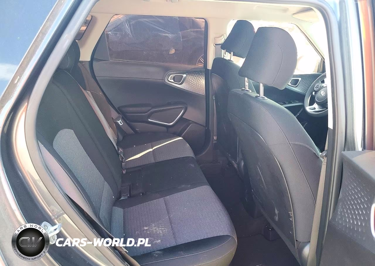 2020 Kia Soul S VIN:KNDJ23AUXL7109661 - 10
