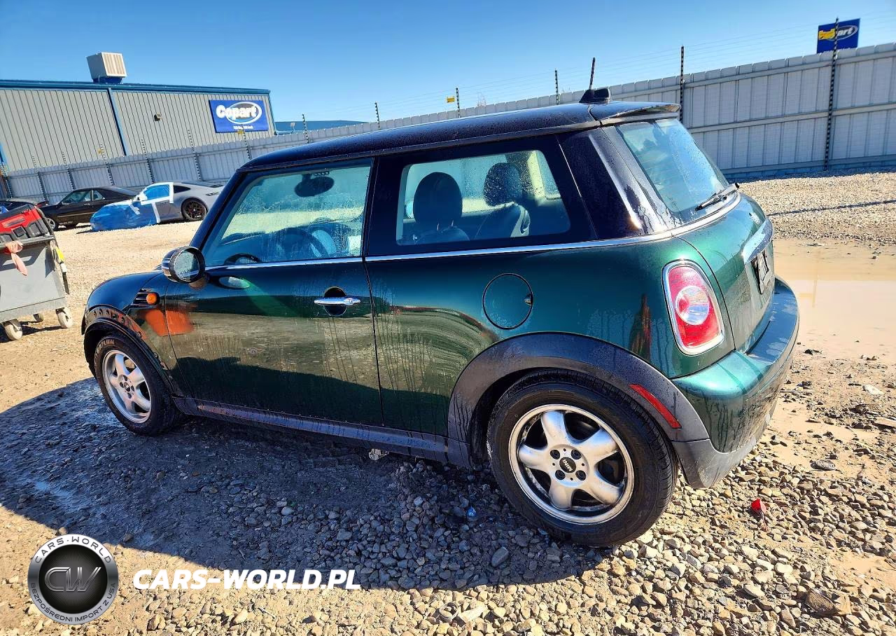 2011 Mini Cooper VIN:WMWSU3C5XBT182715 - 2