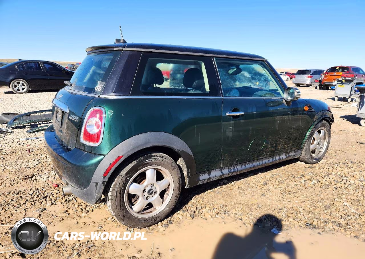 2011 Mini Cooper VIN:WMWSU3C5XBT182715 - 3