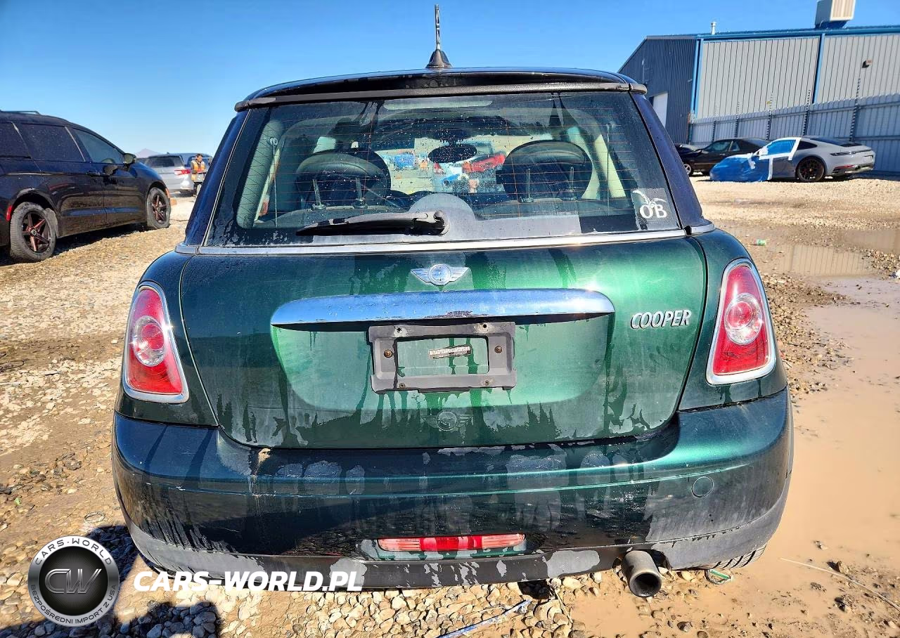 2011 Mini Cooper VIN:WMWSU3C5XBT182715 - 6