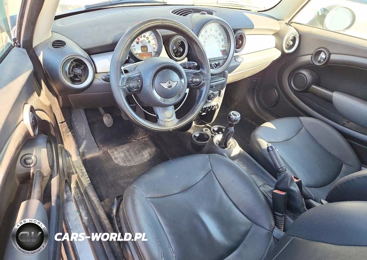 2011 Mini Cooper VIN:WMWSU3C5XBT182715 - 8