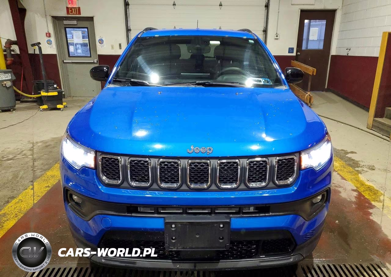 2023 Jeep Compass Latitude Lux VIN:3C4NJDFN1PT544937 - 5