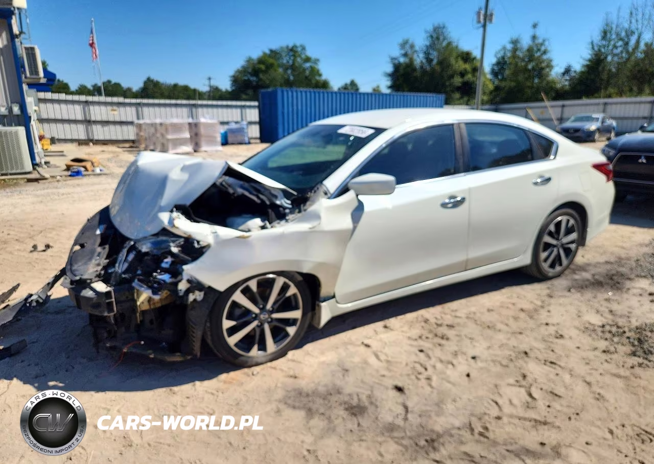 2017 Nissan Altima 2.5 Sr – zdjęcie 1 z 12