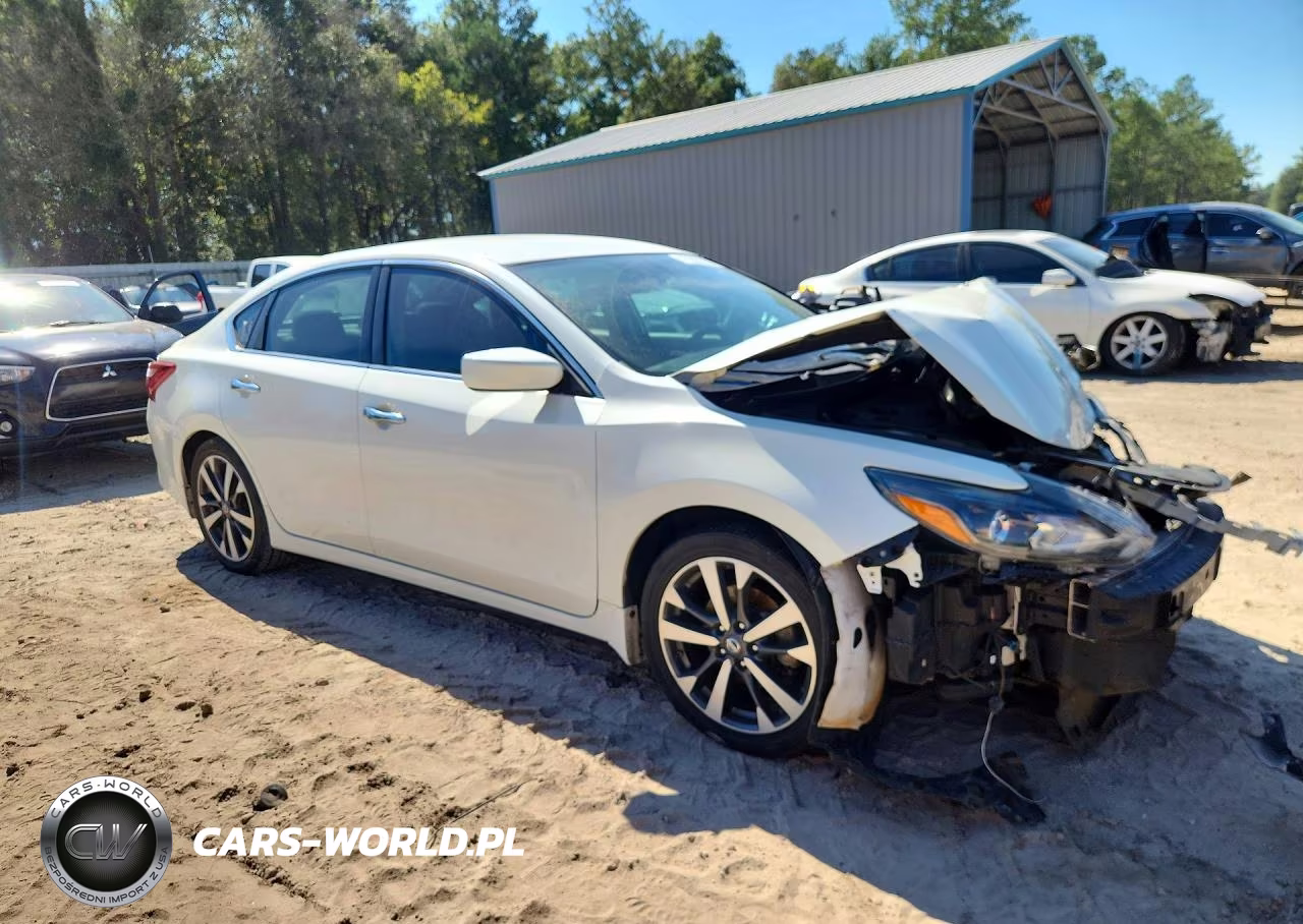 2017 Nissan Altima 2.5 Sr VIN:1N4AL3AP8HC136241 - 4