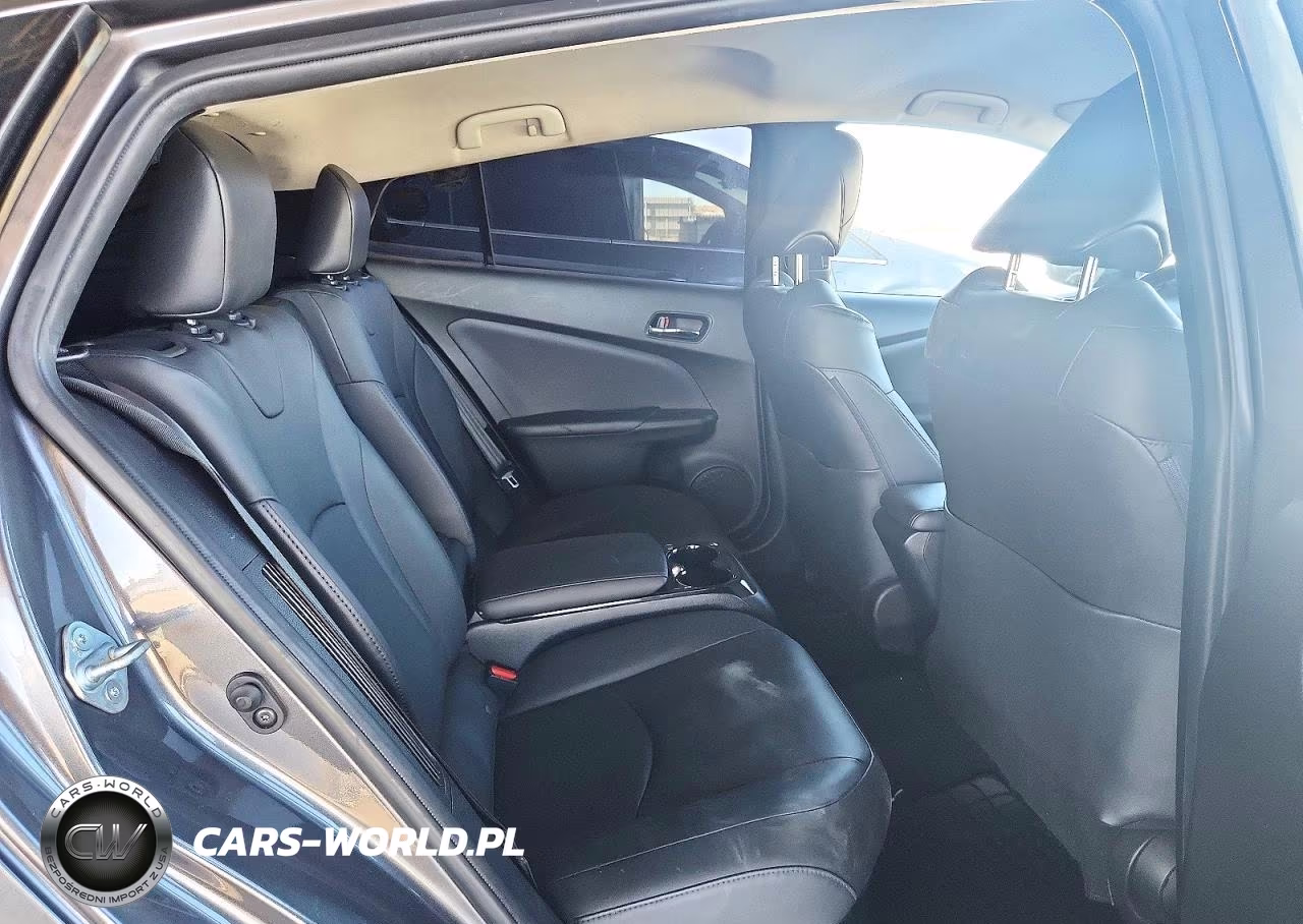 2019 Toyota Prius Prime Premium VIN:JTDKARFP5K3112938 - 10