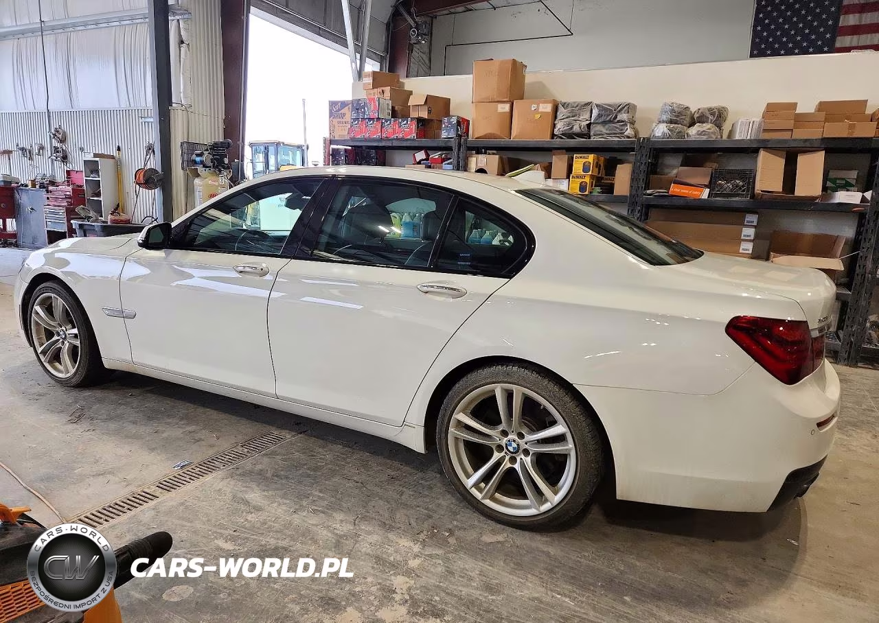 2013 BMW 750 Xi VIN:WBAYB6C55DD223721 - 2